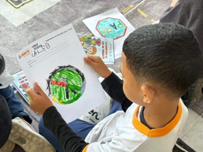 A Prefeitura de Niterói, por meio da NitTrans, realizou uma ação da campanha Maio Amarelo voltada para o público infantil, com foco na educação e conscientização para um trânsito mais seguro e humano.