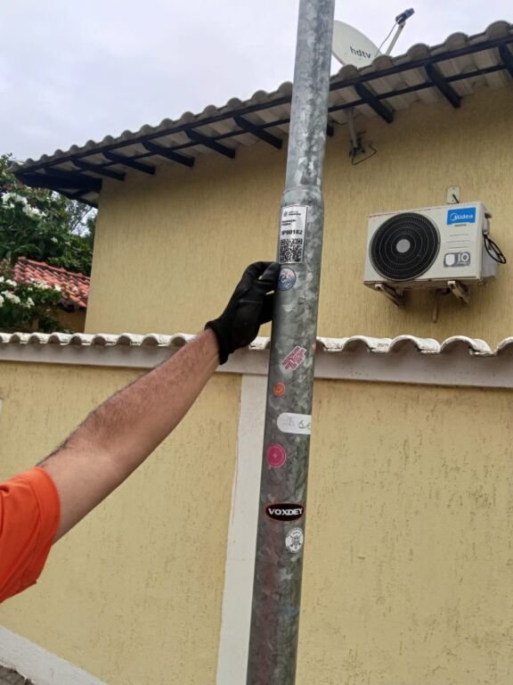 Imagem a A população de Saquarema poderá contar, já nos próximos dias, com um sistema que permitirá acionar a empresa responsável pela iluminação pública na cidade, sempre que houver um ponto de luz inoperante