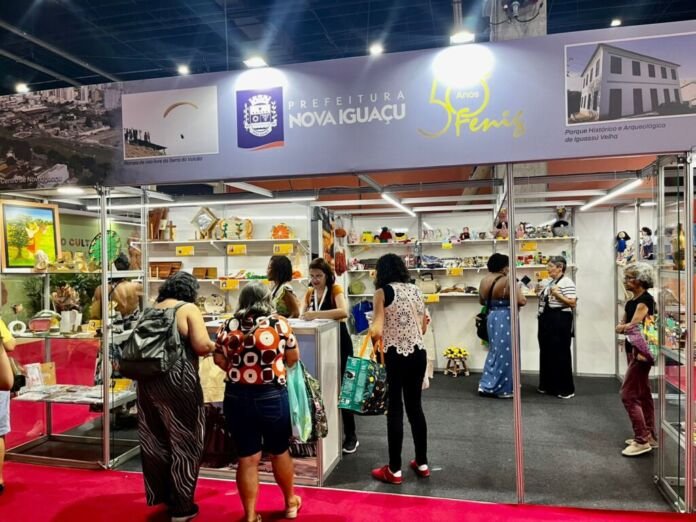 Mais de 200 artesãos iguaçuanos vão passar a integrar, a partir da próxima semana, o Programa Municipal de Artesanato, desenvolvido pela Fundação Educacional e Cultural de Nova Iguaçu (FENIG)