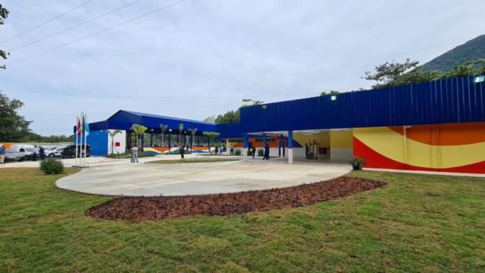 A doença Mpox, também conhecida como “varíola dos macacos”, voltou às manchetes dos portais de notícias de Maricá após um possível caso suspeito da doença na Escola Municipal Professora Dilza de Sá Rego, em Jaconé