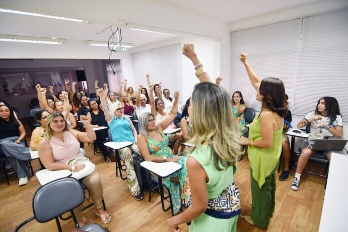 A Prefeitura de Nova Iguaçu celebrou, nesta sexta-feira (8), o primeiro ano de funcionamento da Secretaria Municipal da Mulher de Nova Iguaçu (SEMUNI) com a inauguração de três novos espaços voltados ao acolhimento, à capacitação e ao fortalecimento feminino
