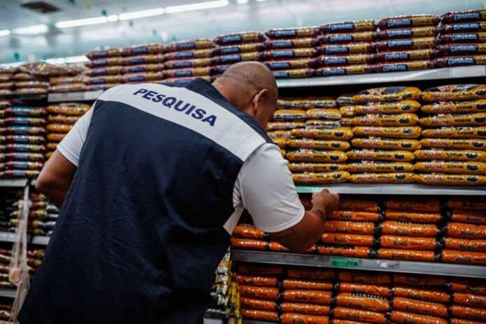 A Prefeitura de Maricá, por meio do Instituto Municipal de Informação e Pesquisa Darcy Ribeiro (IDR), iniciou nesta segunda-feira (18/05), no Centro da cidade, uma nova etapa da pesquisa de campo para elaboração do Índice de Precipitação de Consumo Básico (IPCB) no município