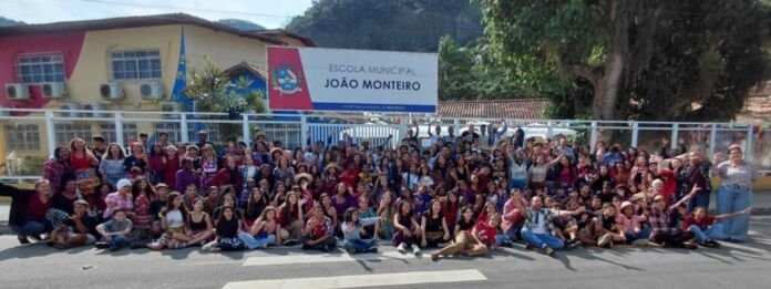 518345145_1287568086711633_5508245155203340146_n A Educação de Jovens e Adultos (EJA) em Maricá está redefinindo o futuro de seus estudantes, integrando o ensino básico com a qualificação profissional.