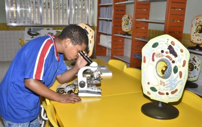 52973360745_8e565aba2d_o-2048x1288 A Prefeitura de Maricá definiu novas regras para o funcionamento e a expansão do ensino em tempo integral na rede municipal