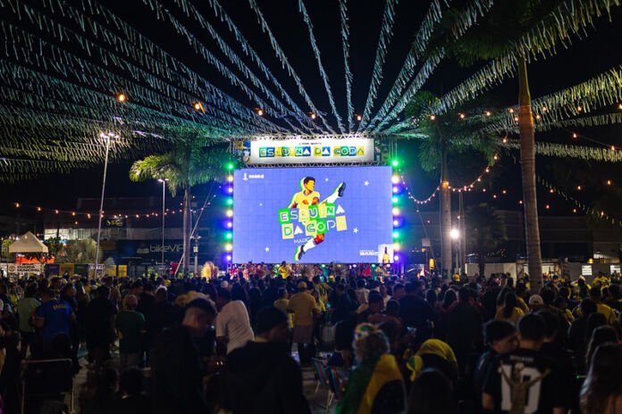 A vitória da Seleção Brasileira sobre o Haiti, por 3x0, foi acompanhada por torcedores em clima de festa durante a segunda edição da ‘Esquina da Copa’, realizada nesta sexta-feira (19), em Maricá