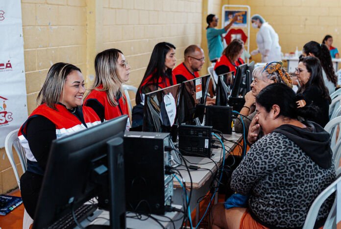 55346823046_0e143aa6be_c A Prefeitura de Maricá promoveu neste sábado (20/06) uma ação social na Escola Municipal Reginaldo Domingues dos Santos, em Ponta Negra, levando uma série de serviços gratuitos à população do bairro e de regiões próximas.