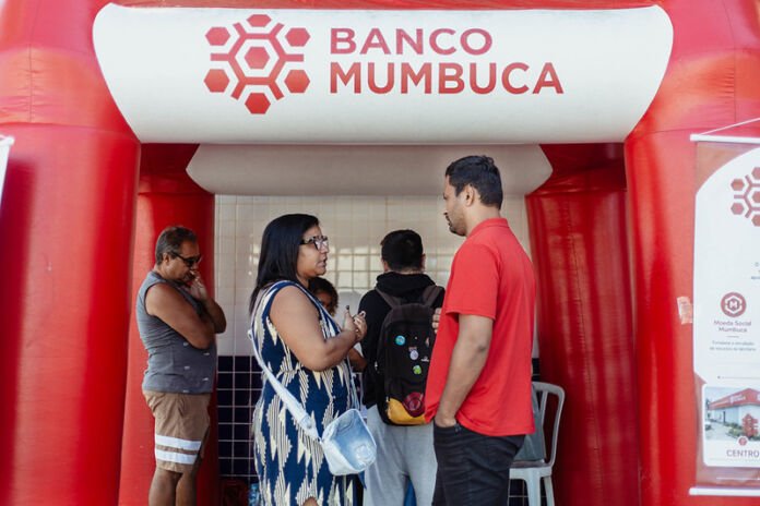 55350647871_83c895e7fd_c A Prefeitura de Maricá disponibilizou, nesta segunda-feira (22/06), o Mumbuca Móvel na Rodoviária de Itaipuaçu, facilitando o acesso da população aos serviços do Banco Mumbuca