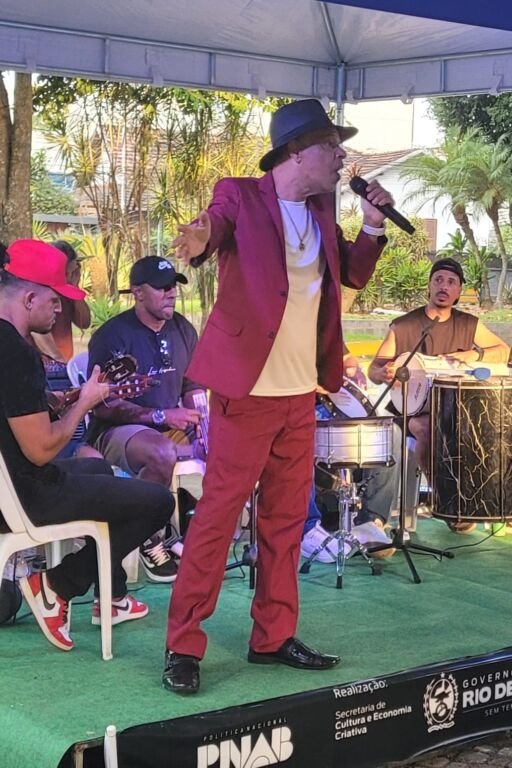 Espaço Literário Samba na Praça (1) A cultura, a literatura, o cinema e o samba tomarão conta da Praça São Pedro, no Canal, em Magé, no próximo dia 09 de junho, dentro da programação comemorativa pelos 461 anos do município