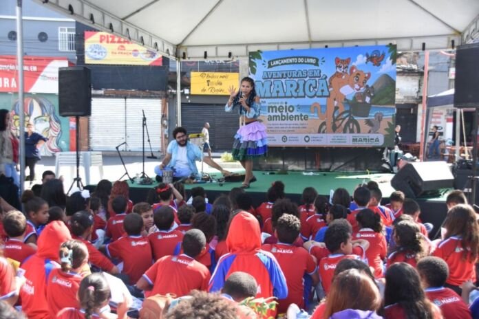 Foto - Clarildo Menezes (7) A Prefeitura de Maricá, por meio da Secretaria de Meio Ambiente e Sustentabilidade, promoveu nesta terça-feira (09/06), na Praça Orlando de Barros Pimentel, no Centro, uma exposição de atividades pedagógicas e ambientais que marcou o encerramento da programação da Semana do Meio Ambiente