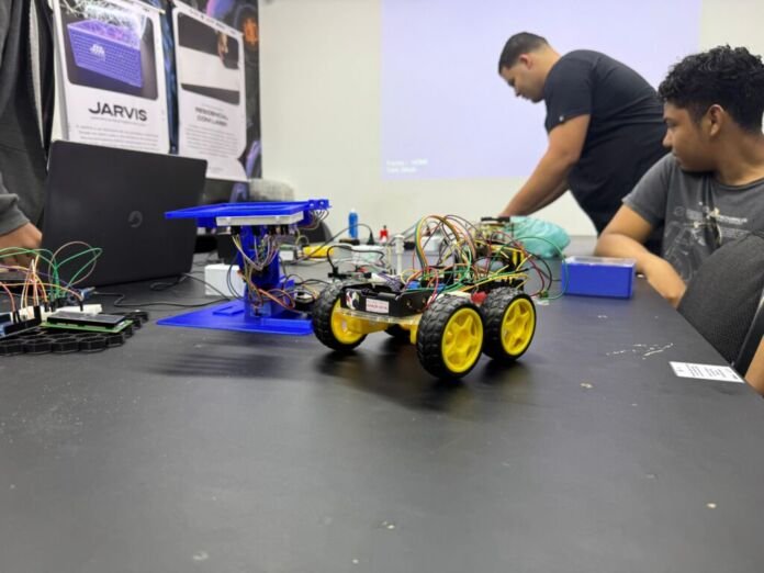 Foto - Divulgação (17) (1) A Prefeitura de Maricá está com inscrições abertas para cursos gratuitos de tecnologia, robótica e inovação