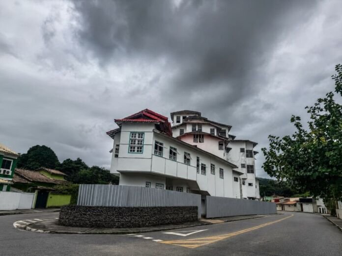 A Prefeitura de Maricá segue com as obras do novo Centro Materno Infantil, equipamento que vai ampliar a assistência para mulheres, gestantes, puérperas e crianças na cidade