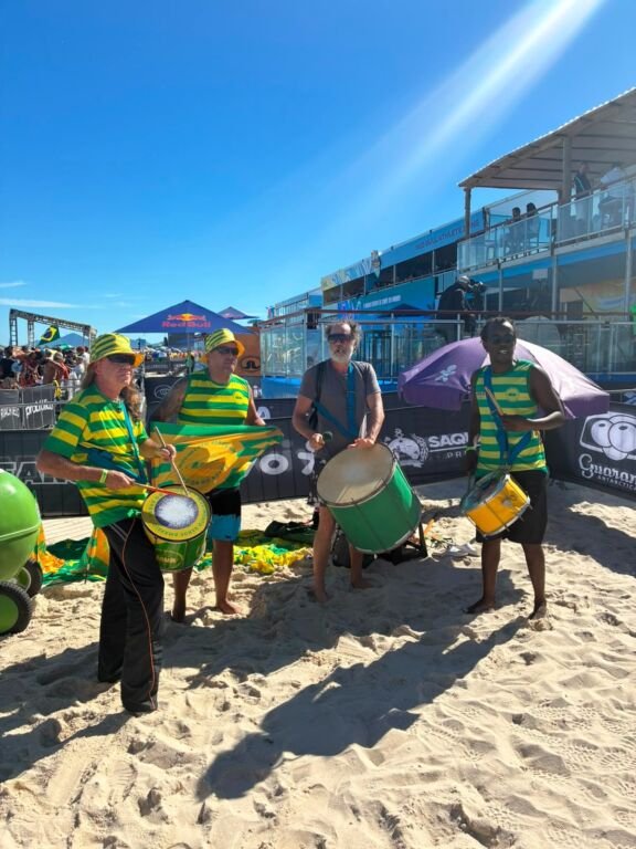 Imagem (9) As ondas contribuíram e a cidade de Saquarema foi palco, na sexta-feira, 19, do primeiro dia de disputas da etapa brasileira do Circuito Mundial de Surfe