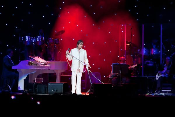 RC11 Niterói receberá um dos maiores nomes da música brasileira ainda este mês. O cantor Roberto Carlos se apresentará no dia 27 de junho, às 20h30, na Arena Niterói