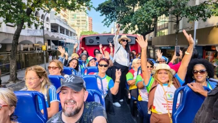 A Prefeitura de Maricá levou participantes do Programa Viver Bem para um passeio cultural e turístico na cidade do Rio de Janeiro, nesta quarta-feira (10/06)