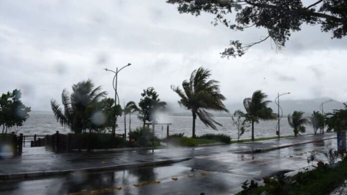 Forte chuva começou a atingir o município de Maricá na noite da última segunda-feira (1º de junho), intensificando sua força e aumentando o acumulado durante a madrugada e a manhã desta terça-feira, 2 de junho