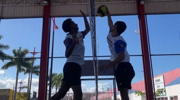 A Prefeitura de Maricá, por meio da Secretaria de Esportes, alcançou a marca de 5 mil matriculados no projeto Maricá Esporte Presente, iniciativa que promove diversas atividades físicas gratuitas para crianças, jovens, adultos e idosos