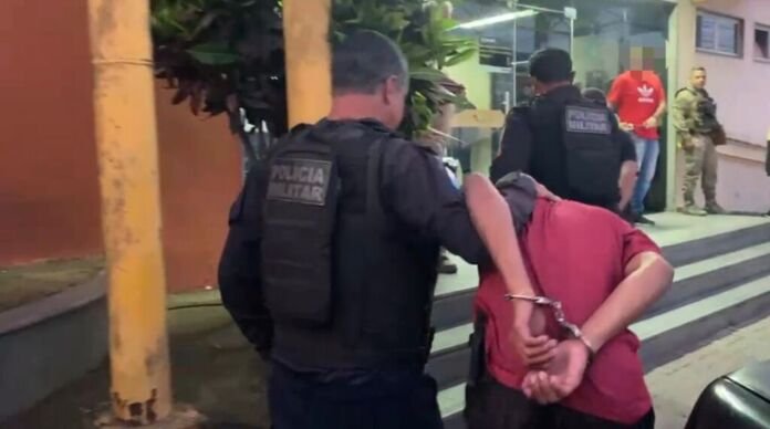 Na tarde da última sexta-feira, 5 de junho, o gerente do tráfico de drogas da Comunidade da Linha, conhecido como “Gê”, foi detido durante uma ação do PATAMO na Comunidade do Mutirão, em São José do Imbassaí, Maricá