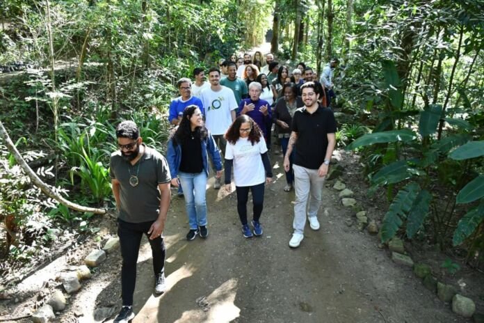 Moradores, pesquisadores, representantes de universidades, conselheiros e gestores ambientais participaram de mais uma edição do projeto “Café, Prosa, Memórias e Conexões”, promovido pela Prefeitura de Nova Iguaçu no Parque Natural Municipal