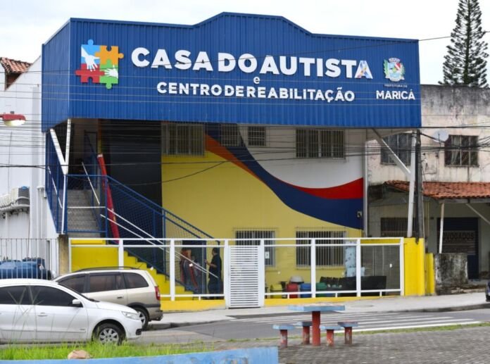 A Prefeitura de Maricá sancionou a Lei Municipal nº 3.754, de 15 de junho de 2026, que autoriza pessoas com Transtorno do Espectro Autista (TEA)