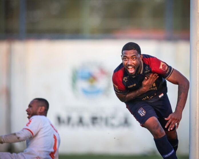 WhatsApp-Image-2026-06-20-at-17.12.22-768x614 O Maricá F.C está classificado para as semifinais do Campeonato Carioca Série A2. Na tarde deste sábado (20), no Estádio João Saldanha, o Tsunami venceu o Audax por 1 a 0 e confirmou matematicamente sua vaga entre os quatro melhores times do estadual com duas rodadas de antecedência.