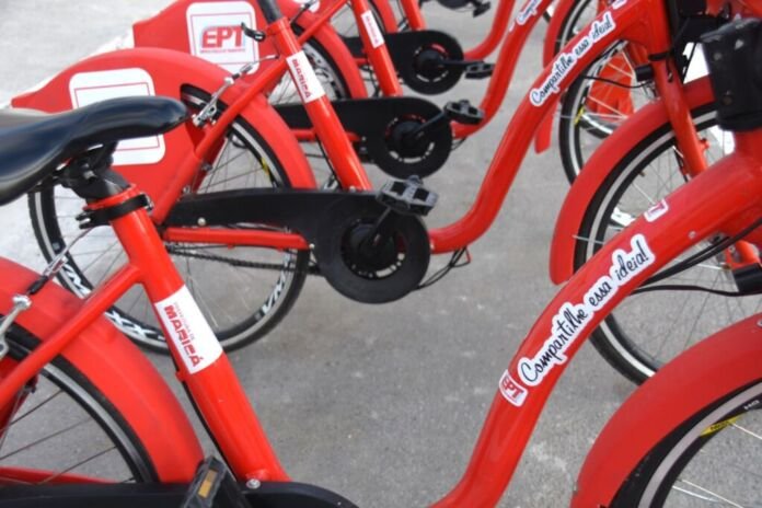 A Prefeitura de Maricá amplia, a partir da próxima quarta-feira (01/07), o tempo de uso contínuo das bicicletas compartilhadas gratuitas, as ‘Vermelhinhas’, para os entregadores vinculados às cooperativas do município