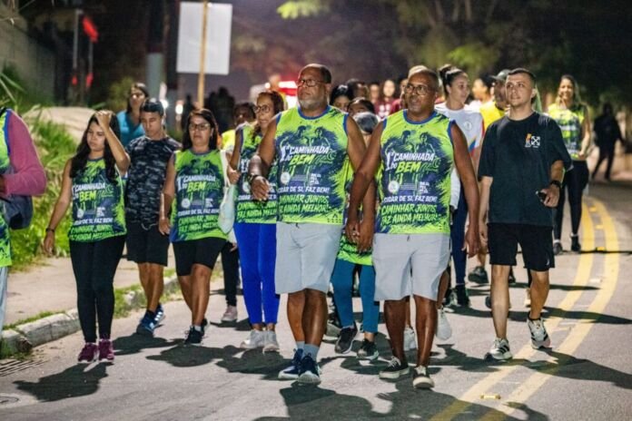 A Prefeitura de Maricá realizou nesta quinta-feira (02/07) uma caminhada noturna em São José do Imbassaí