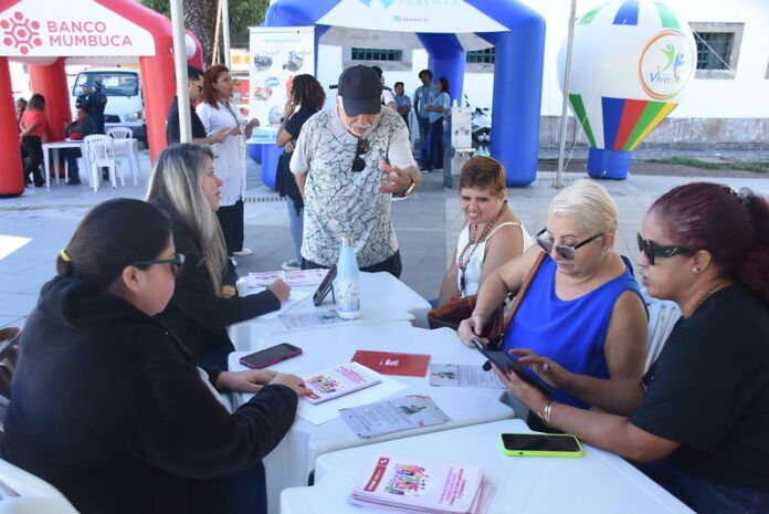 A Prefeitura de Maricá iniciou, nesta segunda-feira (27/07), mais uma ação integrada de Mapeamento de Pessoas com Deficiência (TecDados), na Praça Orlando de Barros Pimentel, no Centro