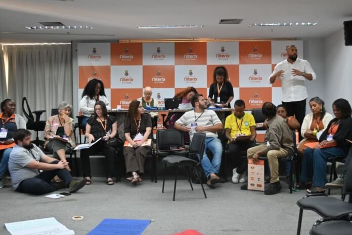 Cerca de 100 pessoas participaram, ao longo de três dias, da segunda edição da Escola de Educação Popular, promovida pela Prefeitura de Niterói em parceria com a Secretaria Nacional de Participação Social