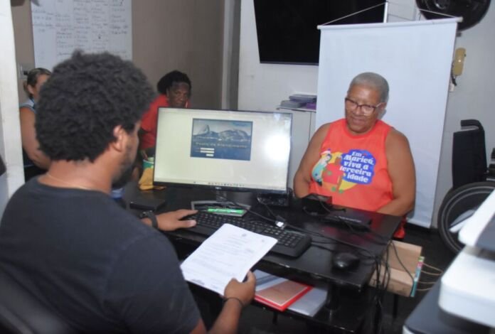 Foto Clarildo Menezes 1 (4) A Prefeitura de Maricá promoveu, nesta quinta-feira (23/7), uma ação para a emissão da segunda via da Carteira de Identidade na Casa da Terceira Idade de Santa Paula.