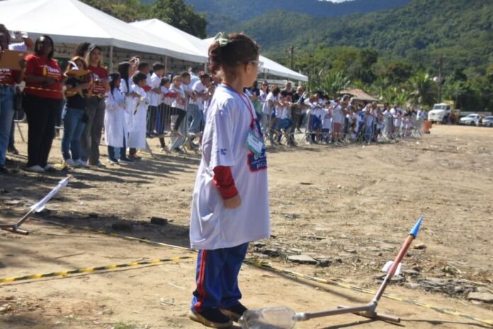 A Prefeitura de Maricá encerrou, nesta sexta-feira (31/07), no Espraiado, a 6ª edição do Campeonato Maricaense de Foguetes (CAMF), promovido pela Secretaria de Educação.