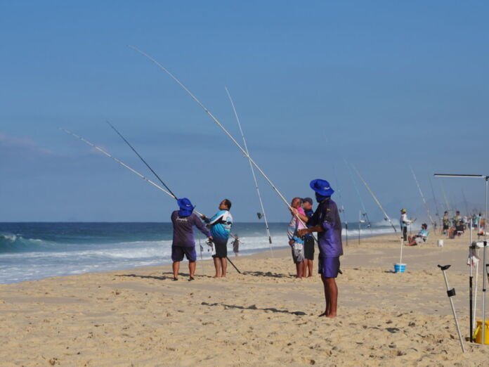 A Prefeitura de Maricá encerrou, neste domingo (26/7), a 3ª Etapa do Circuito de Pesca Esportiva, na orla de Bambuí