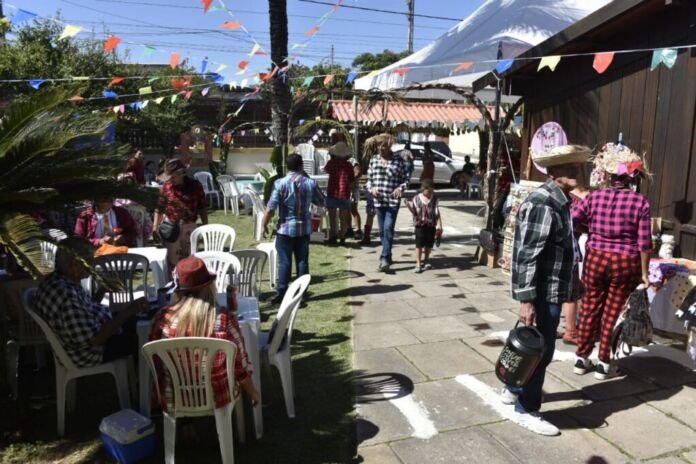 A Prefeitura de Maricá promoveu, nesta quarta-feira (29/7), o primeiro arraiá julino da Casa da Terceira Idade de Ponta Negra