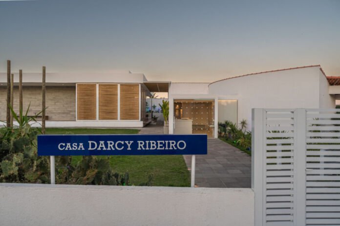 Um dos espaços mais importantes da história e da cultura de Maricá, o Museu Casa Darcy Ribeiro, localizado no bairro de Cordeirinho (Rua Casa Darcy Ribeiro, Região Litorânea de Maricá)