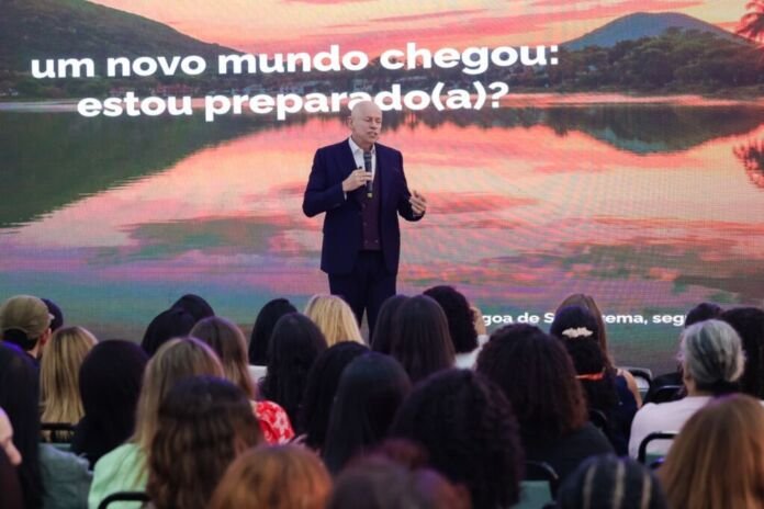 Durante os dias 26 e 27 de junho, especialistas compartilharam conhecimentos e experiências, contribuindo para a qualificação dos profissionais da educação em Saquarema, durante a segunda edição do Congresso Brincar, um dos principais eventos voltados à Educação Infantil e aos anos iniciais do Ensino Fundamental no país