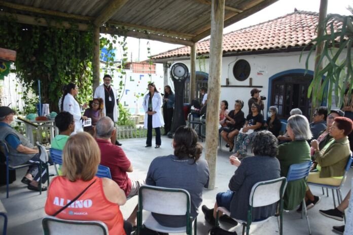 A Prefeitura de Maricá promoveu, nesta quinta-feira (09/07), uma atividade multidisciplinar focada na Campanha Nacional do Autocuidado na Casa da Terceira Idade de Santa Paula