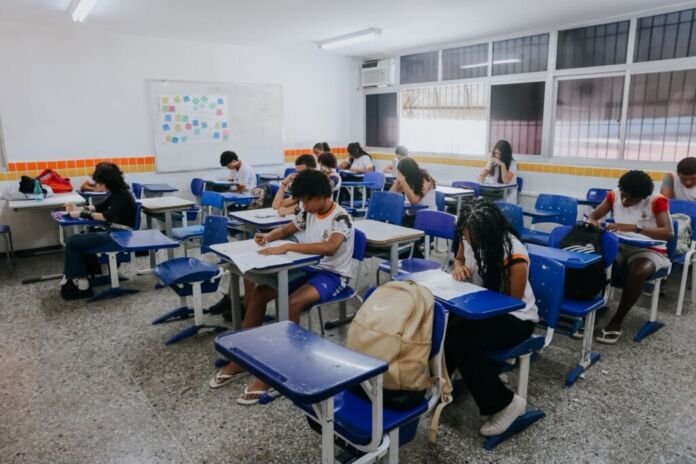WhatsApp-Image-2026-07-16-at-16.09.33 A Prefeitura de Niterói, por meio da Fundação Municipal de Educação (FME), publicou no Diário Oficial, nesta quarta-feira (22), a convocação do processo seletivo simplificado destinado à contratação temporária de profissionais da Educação.