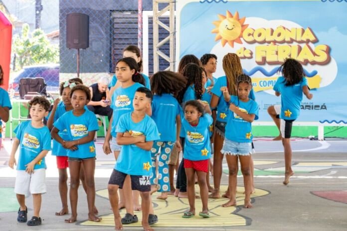 A Prefeitura de Maricá promoveu uma tarde de atividades esportivas lúdicas para crianças das regiões de Santa Paula e Risca Faca nesta segunda-feira (20/07).
