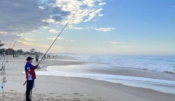 A Prefeitura de Maricá realiza neste fim de semana (25 e 26/07), na Orla de Bambuí, a 3ª Etapa do Circuito de Pesca Esportiva