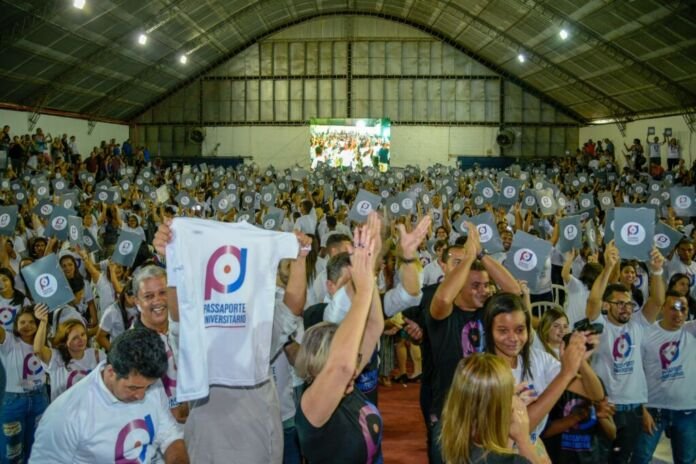 A Prefeitura de Maricá prorrogou até domingo (26/7) o prazo para o recadastramento obrigatório dos estudantes beneficiários do programa Passaporte Universitário.