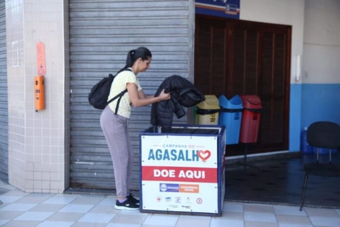 Nova Iguaçu registrou, nesta quinta-feira (16), a menor temperatura do ano. Em Jaceruba, os termômetros marcaram 11,1°C por volta das 6h, reforçando a importância da solidariedade durante o inverno.