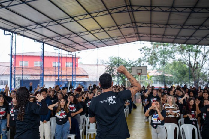 A Prefeitura de Maricá realizou, nesta terça-feira (11/8), mais uma atividade da Semana da Juventude