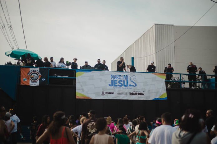 A Prefeitura de Maricá realizou, neste sábado (29/8), a tradicional Marcha para Jesus, que atraiu pessoas de diferentes igrejas e denominações cristãs em uma programação de fé, música e confraternização.