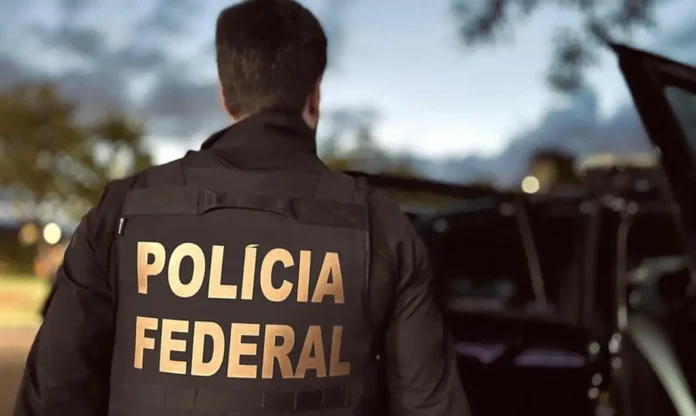 780fa474-5854-41f4-9502-dc65d01e640a A Polícia Federal (PF) faz, na manhã desta quinta-feira (13) a Operação Arena, para investigar um grupo empresarial suspeito de praticar lavagem de dinheiro procedente da exploração de bets