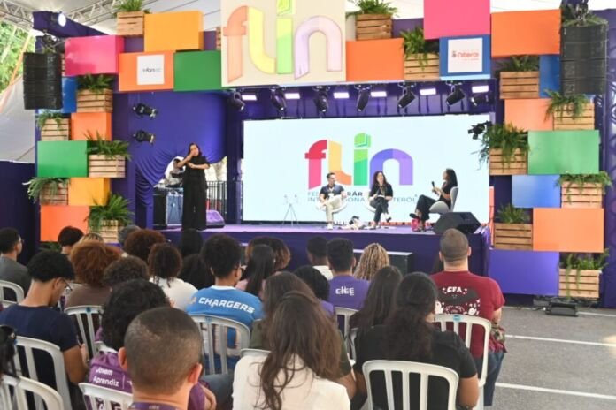 FLIN2026_07 Começou, nesta quinta-feira (13), a Festa Literária Internacional de Niterói (FLIN).