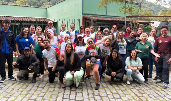 A Prefeitura de Maricá realizou, nesta terça-feira (25/8), uma atividade de educação ambiental do Programa Viver Bem no Espraiado