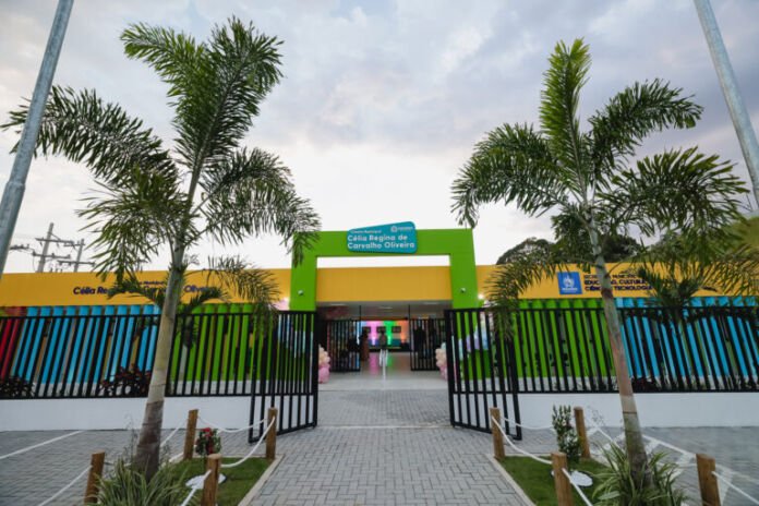 Imagem 1 (2) A Prefeitura de Saquarema inaugurou, na última quinta-feira, 13, a Creche Municipal Célia Regina de Carvalho Oliveira, no bairro Barreira