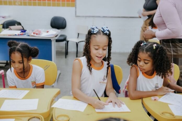 A Rede Municipal de Educação de Niterói avançou no Índice de Desenvolvimento da Educação Básica (Ideb) 2025 e ficou entre os municípios de grande porte que mais cresceram no país