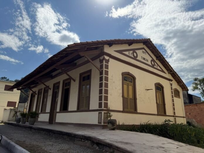 WhatsApp Image 2026-08-11 at 17.39.29 Próxima estação: a história de Nova Iguaçu. Quase 150 anos depois de ajudarem a conectar a cidade-mãe da Baixada Fluminense ao Rio de Janeiro e acompanharem transformações que marcaram o desenvolvimento da região, as antigas estações da Estrada de Ferro Rio D’Ouro voltarão a receber a população