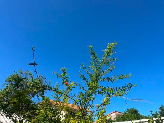 A previsão do tempo para Maricá nesta segunda-feira (17) indica um dia de tempo firme, com presença de sol entre algumas nuvens e sem expectativa de chuva em todo o município.