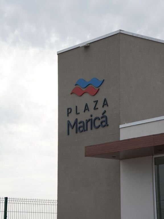 A Prefeitura de Maricá, por meio da Companhia de Desenvolvimento de Maricá (CODEMAR), avança na parceria com a iniciativa privada para a implantação do Plaza Maricá